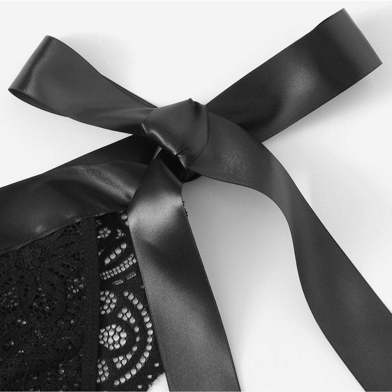 Scalloped Trim Ribbon Lingerie Set